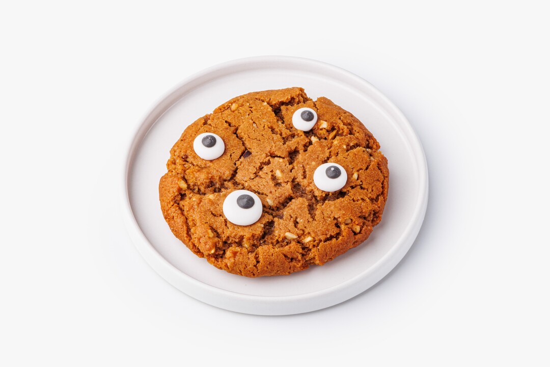 

Печенье ВкусВилл Кукис с карамелью я слежу за тобой 70 г