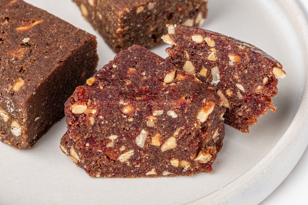 

Конфеты фруктово-ореховые ВкусВилл Вишня, Малина, Какао 45 г