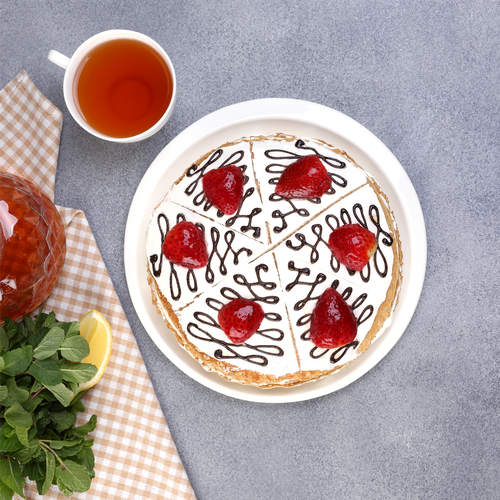 

Торт Лента Fresh Блинный со сливочно-творожным кремом и вишневой начинкой вес