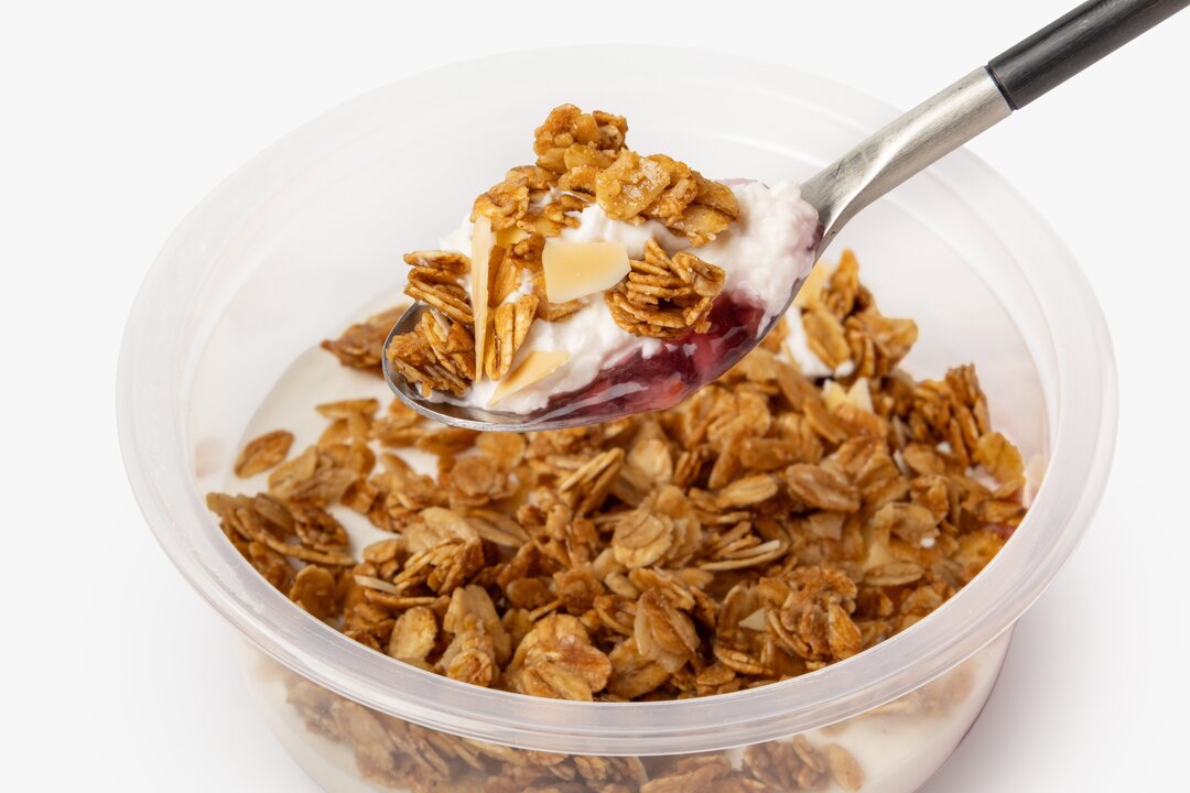 

Творожный боул ВкусВилл малина с запечённой смесью и миндальными лепестками 150 г