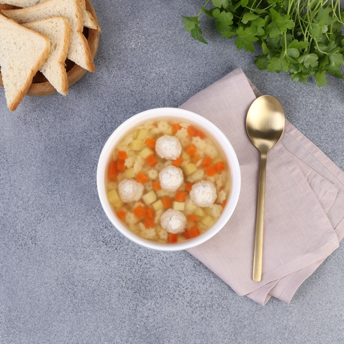

Суп Resto Chic с куриными фрикадельками и пастой звездочки 300 г