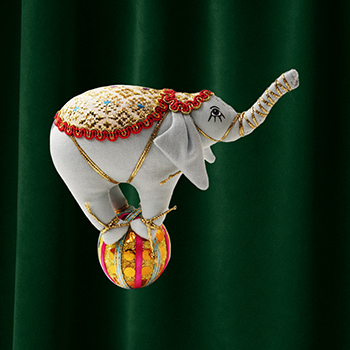 

Ёлочная игрушка Кукольная мастерская на Ланском Слона на шаре 1 шт