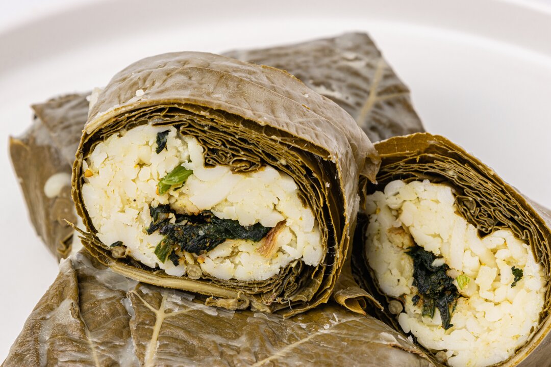 

Долма ВкусВилл с сулугуни и гранатовым соусом 140 г