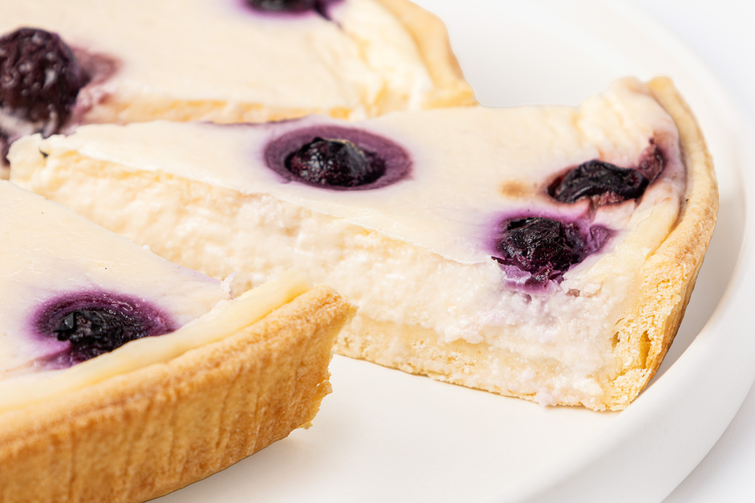 

Пирог ВкусВилл Сметанник с черникой замороженный 450 г