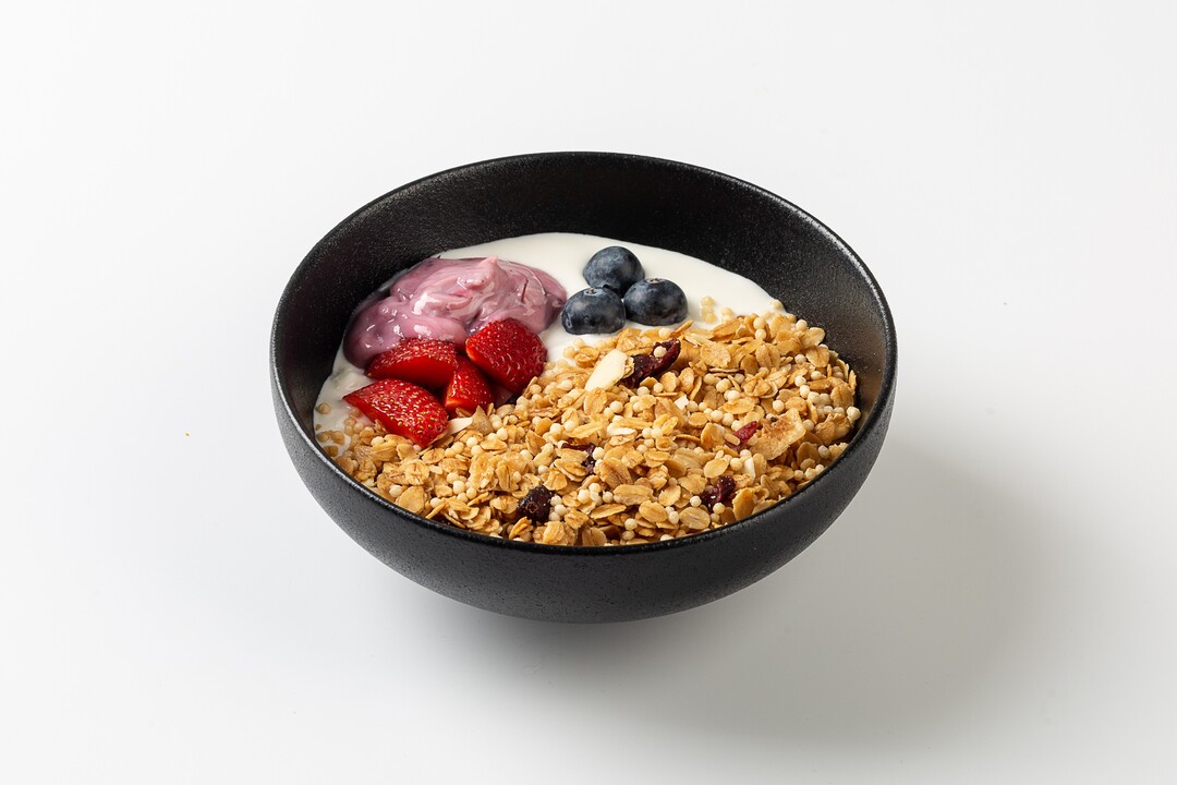 

Гранола ВкусВилл ягодная с брусничной сгущёнкой 345 г