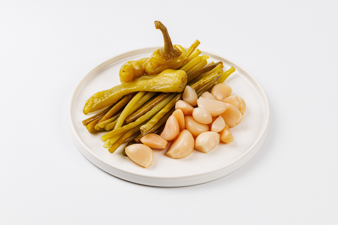 

Ассорти овощное солёное ВкусВилл Чеснок, перец острый и черемша 300 г