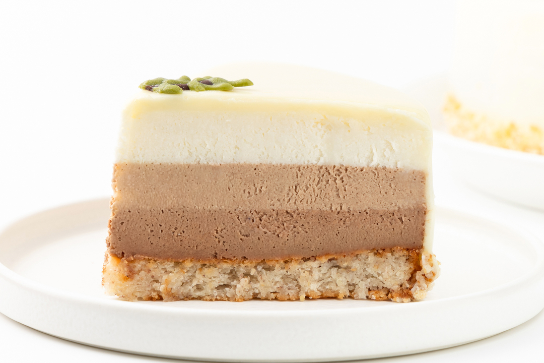 

Торт муссовый ВкусВилл Ёлочка Желаний шоколадный микс 540 г