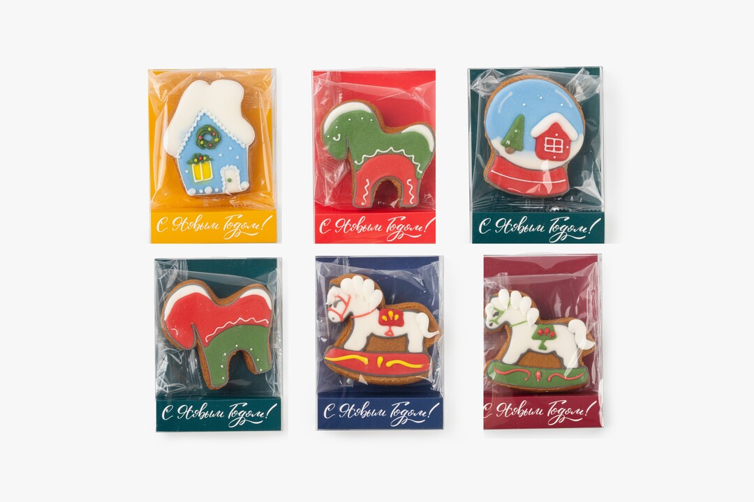 

Пряник имбирный ВкусВилл Новогодний подарок 1 шт. дизайн в ассортименте