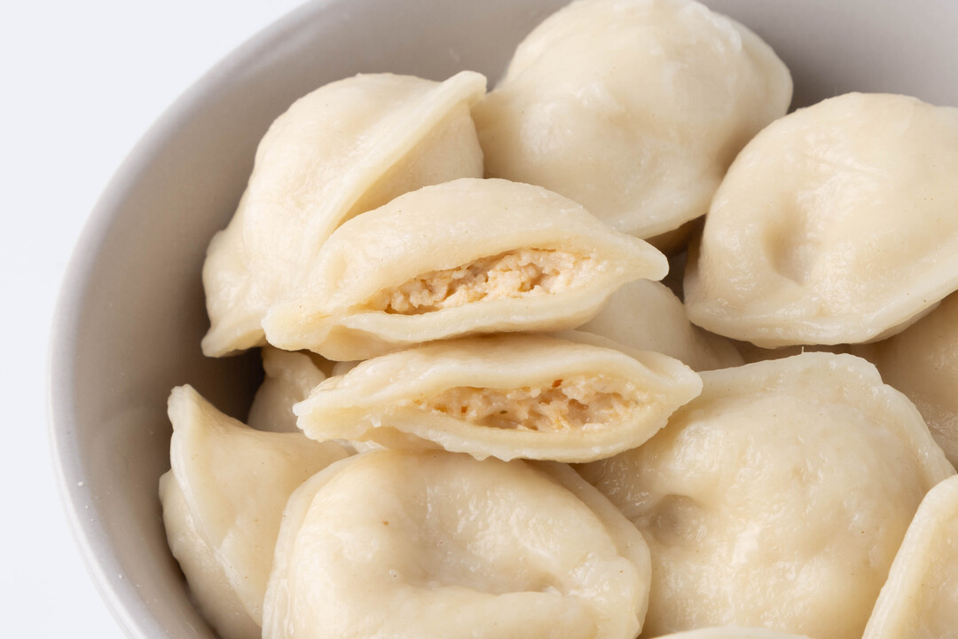 

Пельмени ВкусВилл Том ям с лососем креветками и сыром 400 г