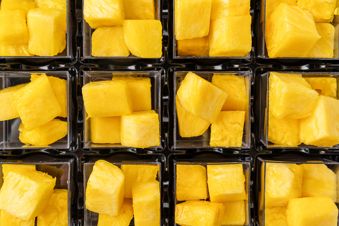 

Фруктовый сет ВкусВилл ананас медовый 12 контейнеров х 50 г