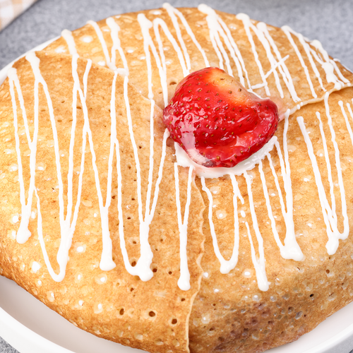 

Торт Блинный с творожным кремом и черной смородиной Лента Fresh вес