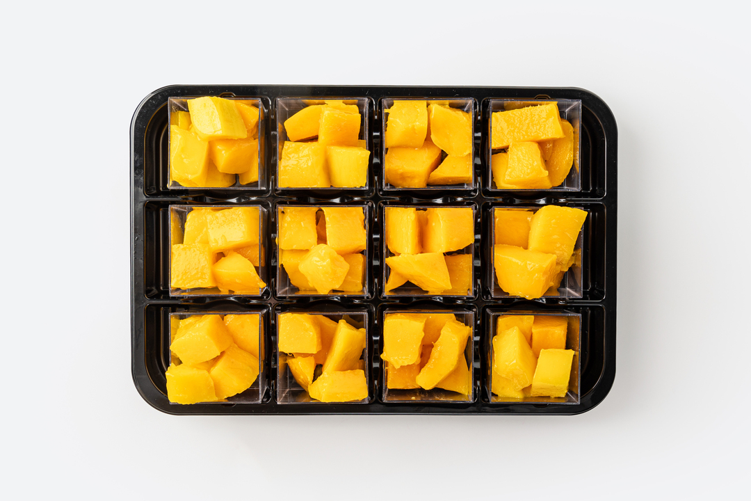 

Фруктовый сет ВкусВилл Манго сладкое 12 контейнеров х 50 г