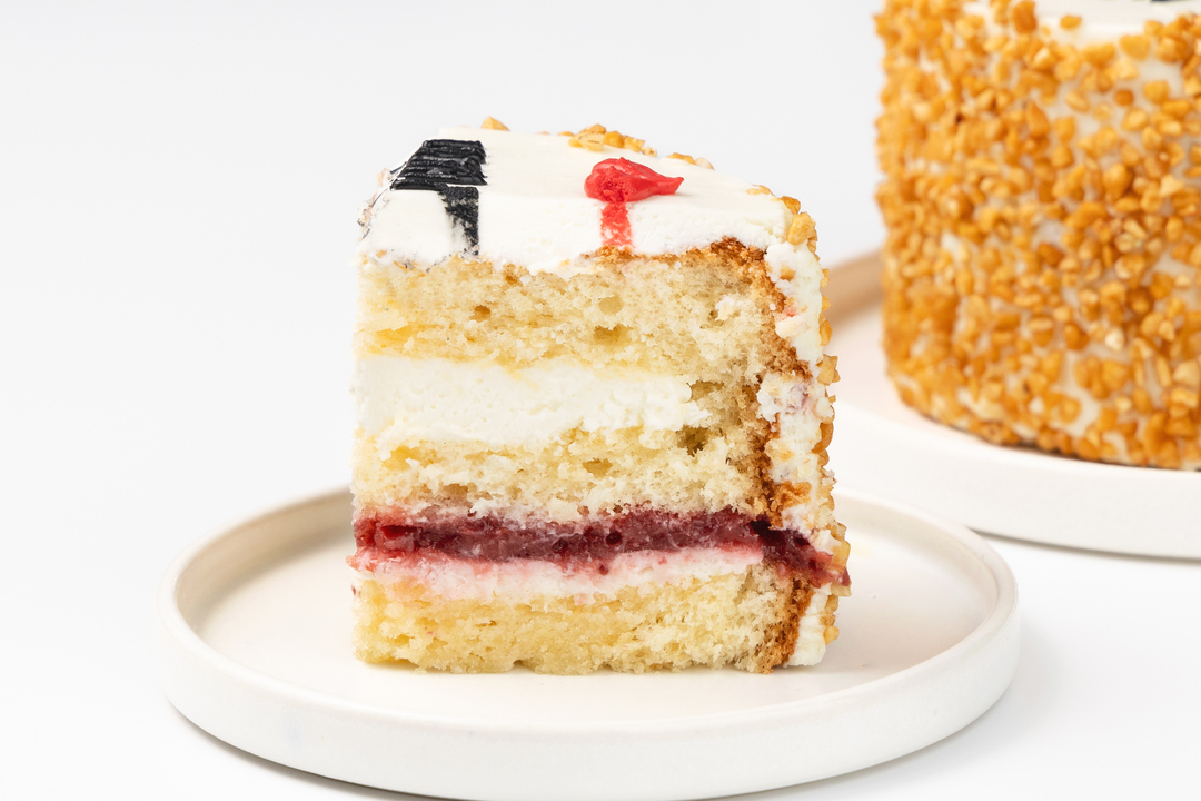 

Торт бенто ВкусВилл Мой защитник клубничный 270 г