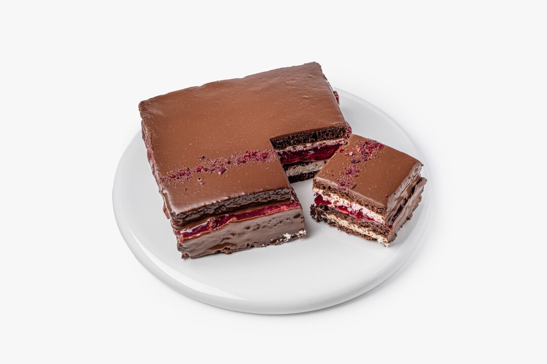 

Торт ВкусВилл Черный лес с вишней 470 г