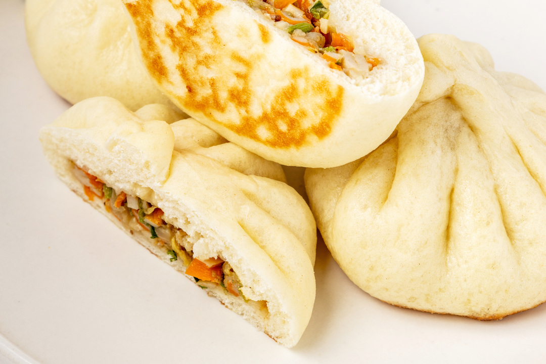 

Бао ВкусВилл с крабовыми палочками и имбирно-кунжутным соусом 135 г