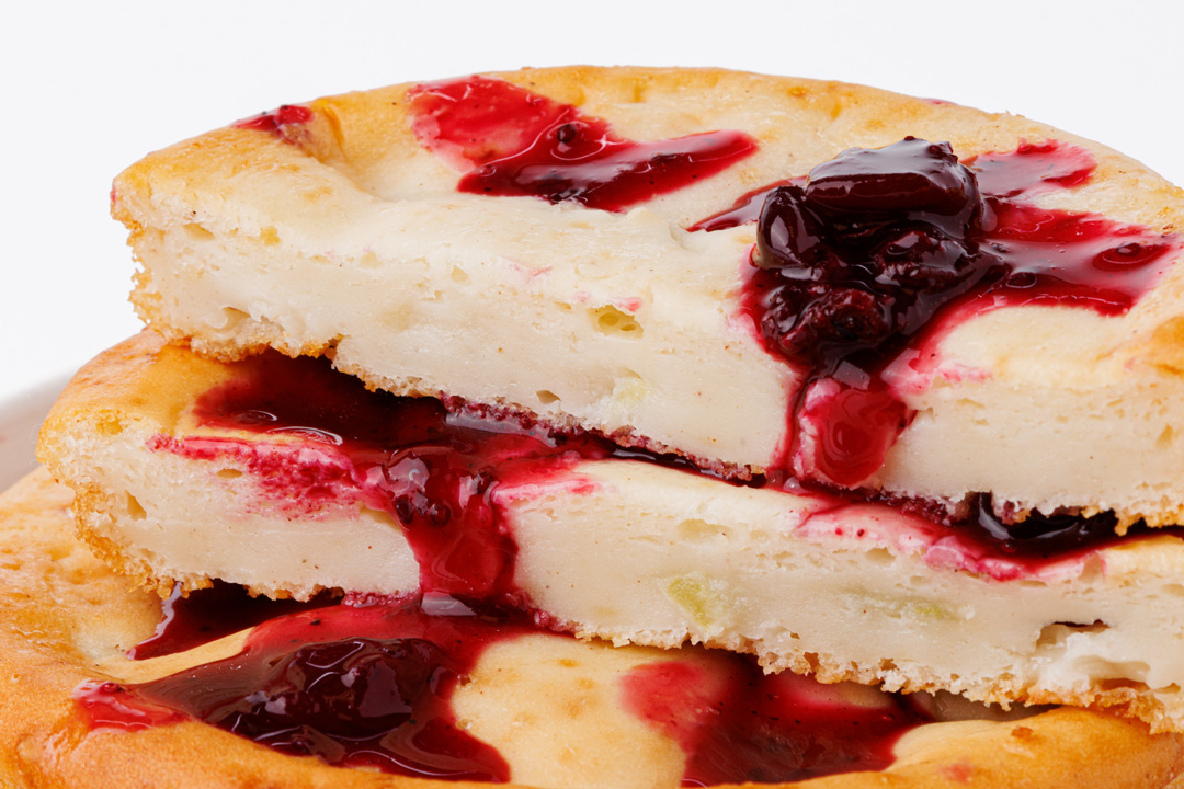 

Панкейки ВкусВилл яблочные с соусом из черной смородины 175 г