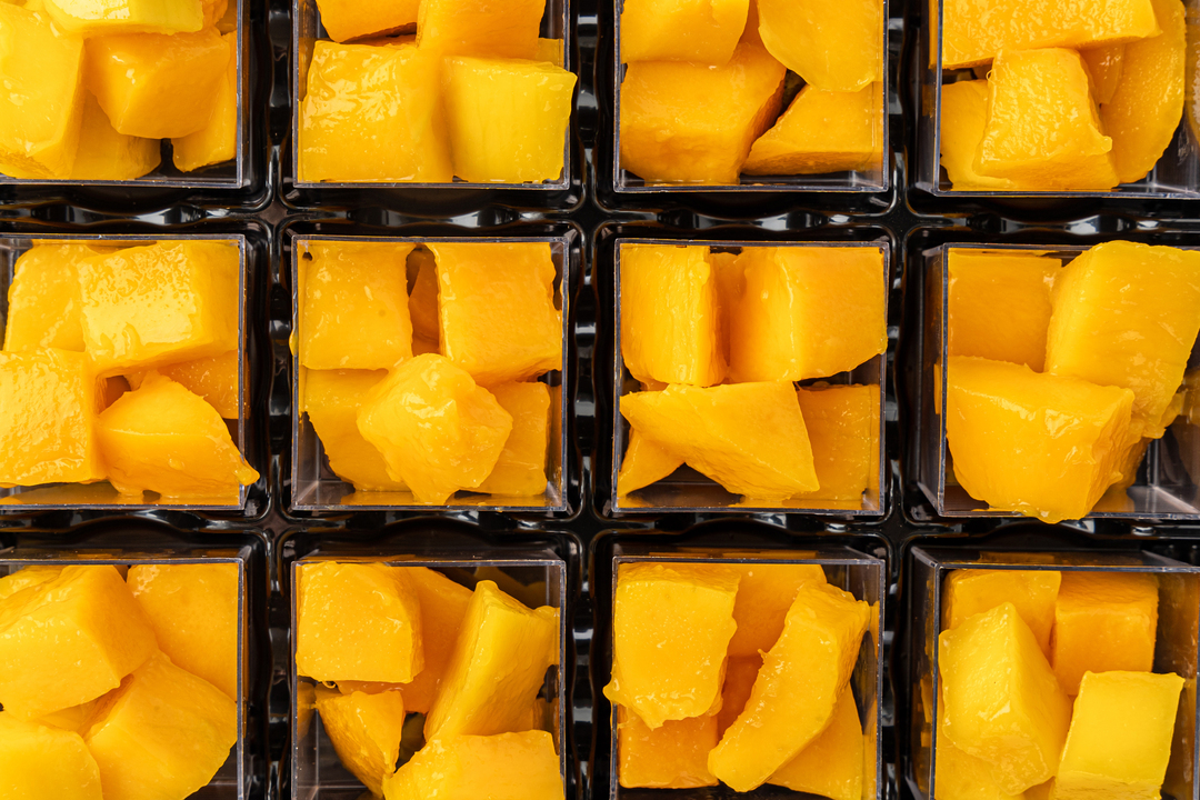 

Фруктовый сет ВкусВилл Манго сладкое 12 контейнеров х 50 г