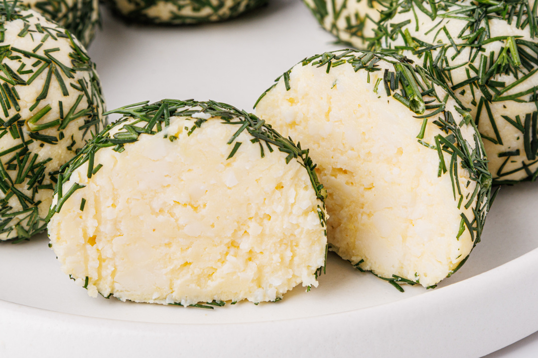 

Закуска ВкусВилл Еврейская с сыром и яйцом 150 г