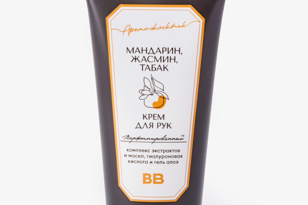 

Крем для рук ВкусВилл парфюмированный Мандарин жасмин и табак 50 мл