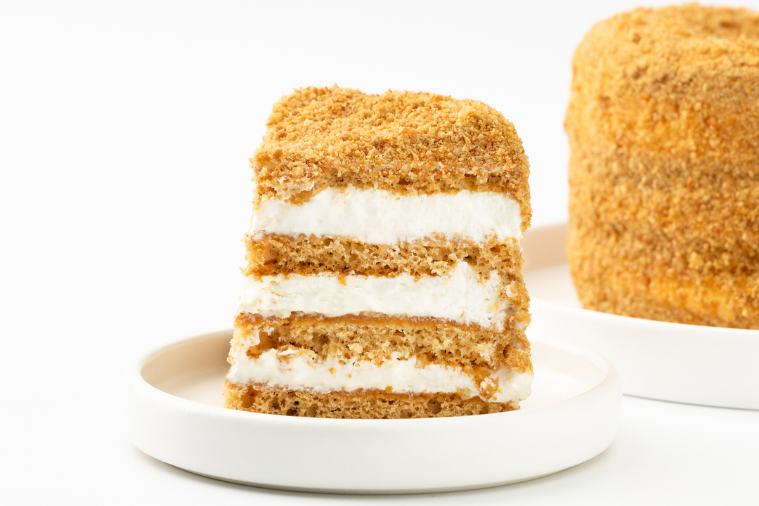 

Торт ВкусВилл Открытка для мамы медово-сметанный 270 г