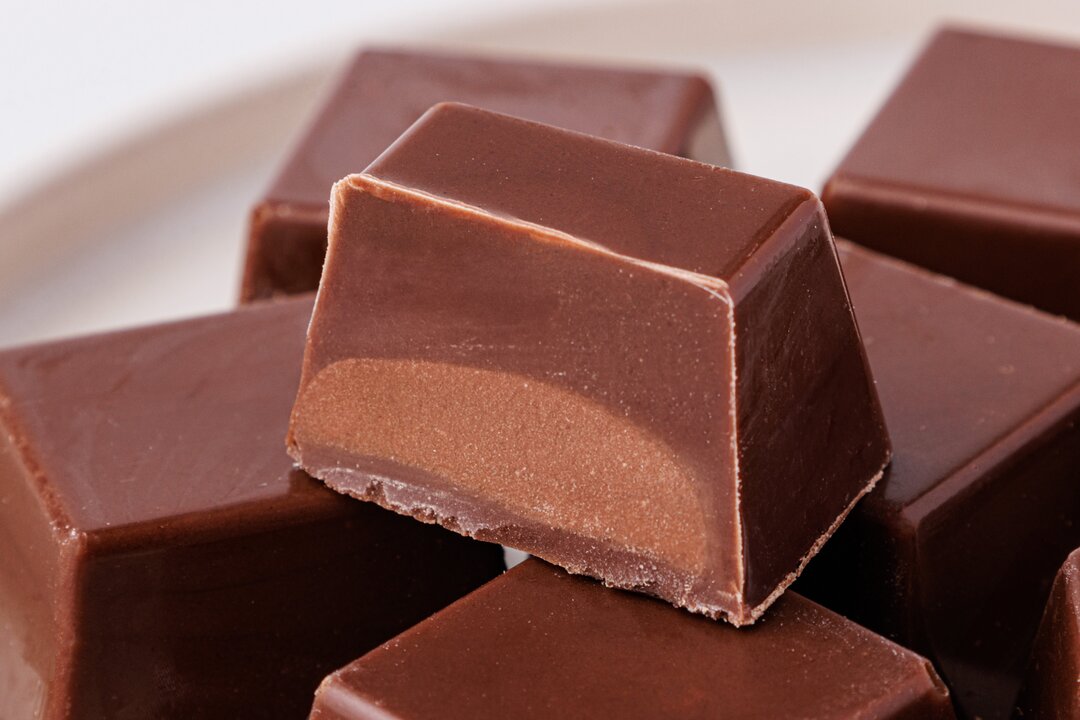 

Конфеты ВкусВилл Фундучно-кедровое пралине в молочном шоколаде 110 г