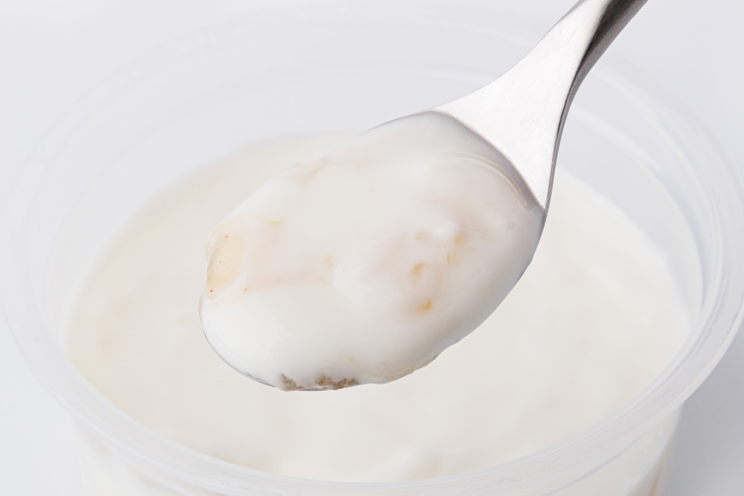 

Йогурт ВкусВилл сливочный с яблоком изюмом и корицей 5% 150 г