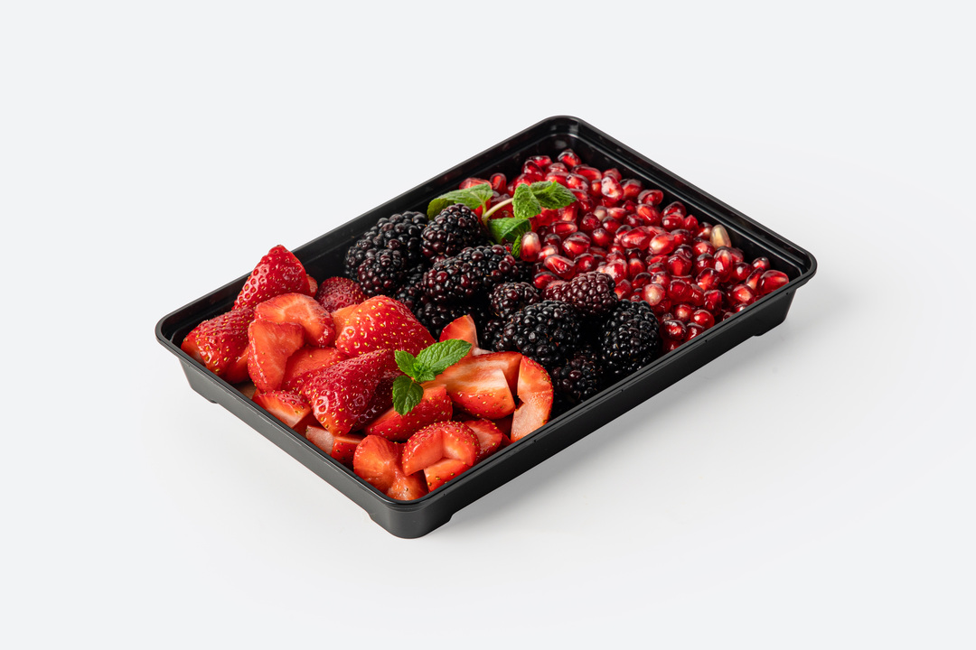 

Ягодная тарелка Фруткорт клубника ежевика гранат 400 г