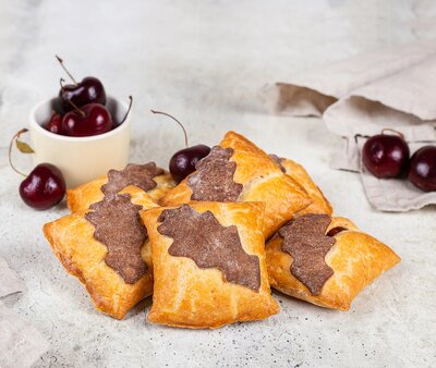 Карманчики с вишней 250 г
