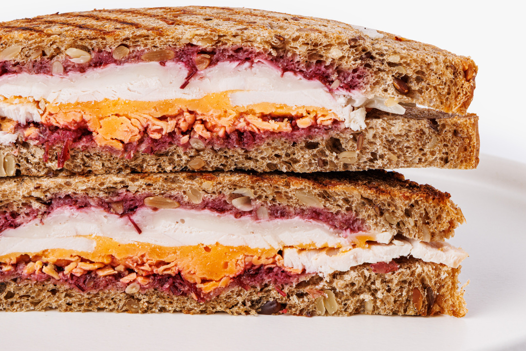 

Сэндвич-гриль ВкусВилл с индейкой сыром и клюквой 210 г