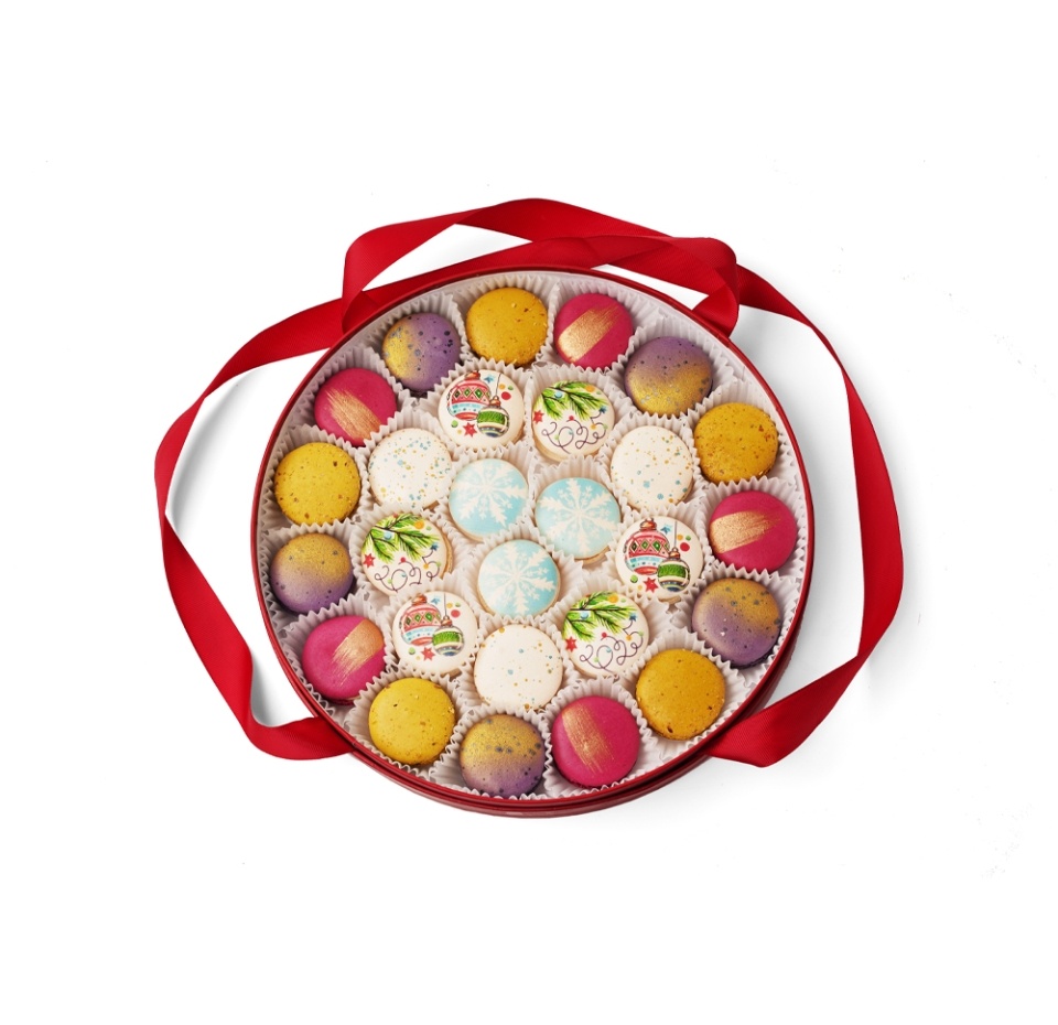 

Набор пирожных макарон Macaronika Подарочный 27 шт. 423 г