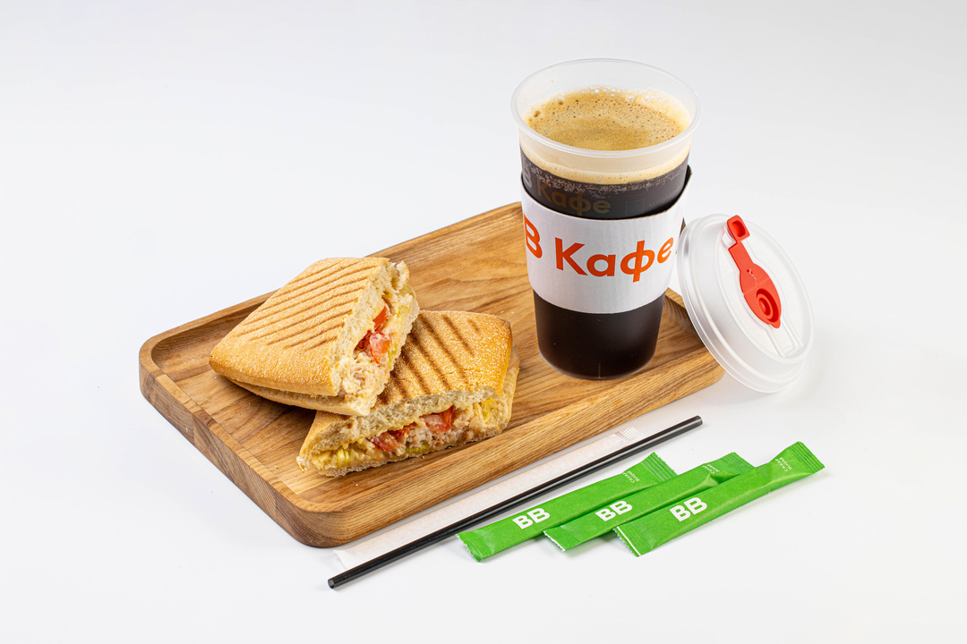 

Комбо ВкусВилл кафе: американо 400 мл, чиабатта с курицей