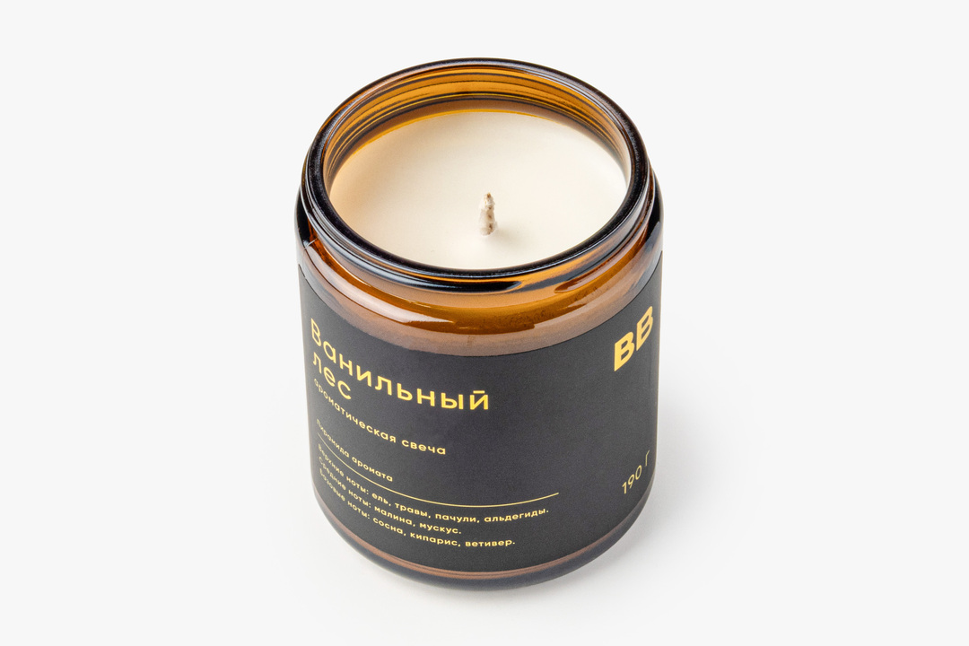

Ароматическая свеча ВкусВилл Ванильный лес 190 г