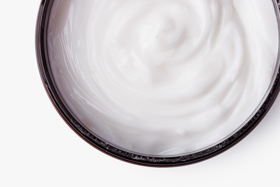 

Подарочный набор ВкусВилл Табак и вишня: крем для тела 150 мл гель для душа 300 мл и сахарный скраб 500 г