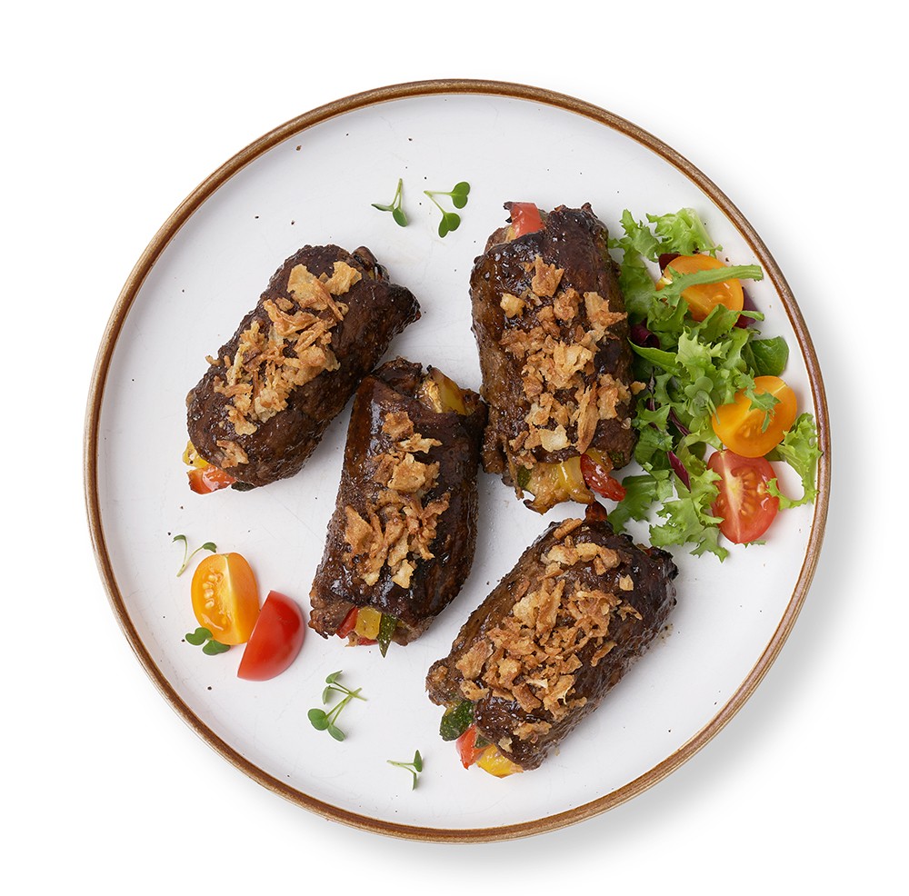 

Рулетики из телятины с овощами в перечном соусе вес