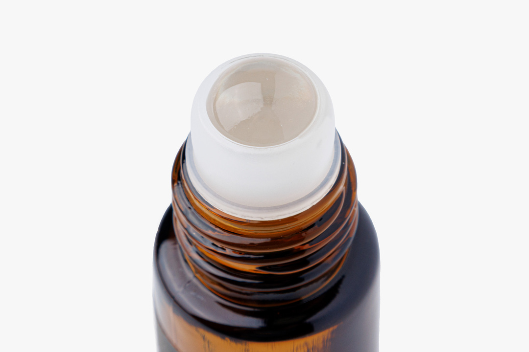 

Духи-роллер ВкусВилл Белые цветы и уд 10 мл