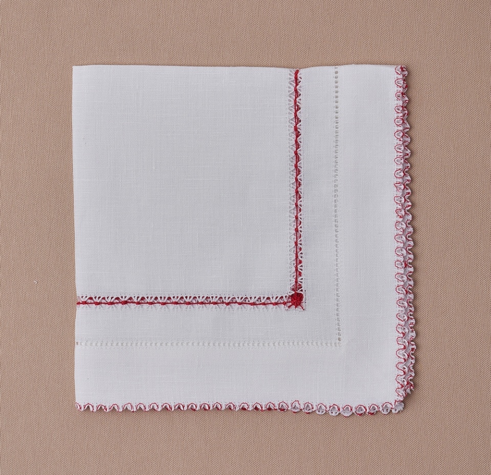 

Салфетка сервировочная Крестецкая строчка Щелкунчик Белый красный 40 х 40 см