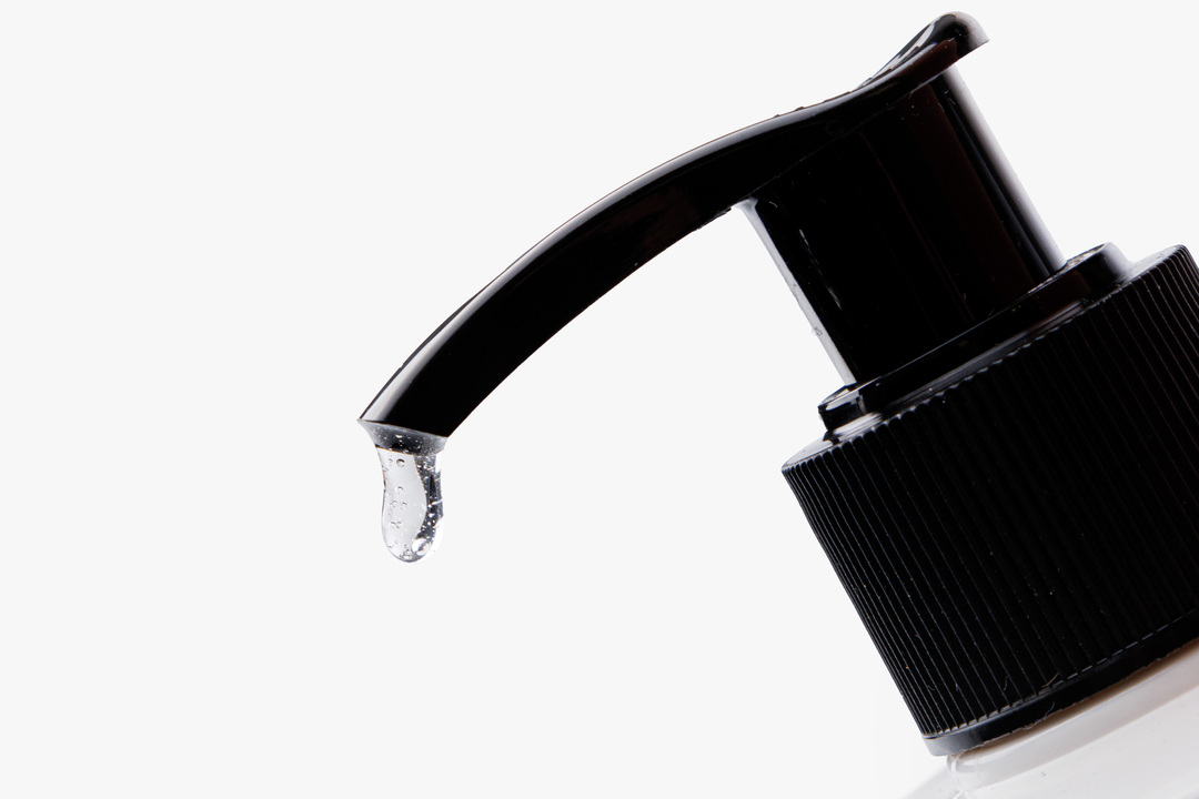 

Шампунь ВкусВилл для кудрявых волос с маслом авокадо и экстрактом гамамелиса 400 г