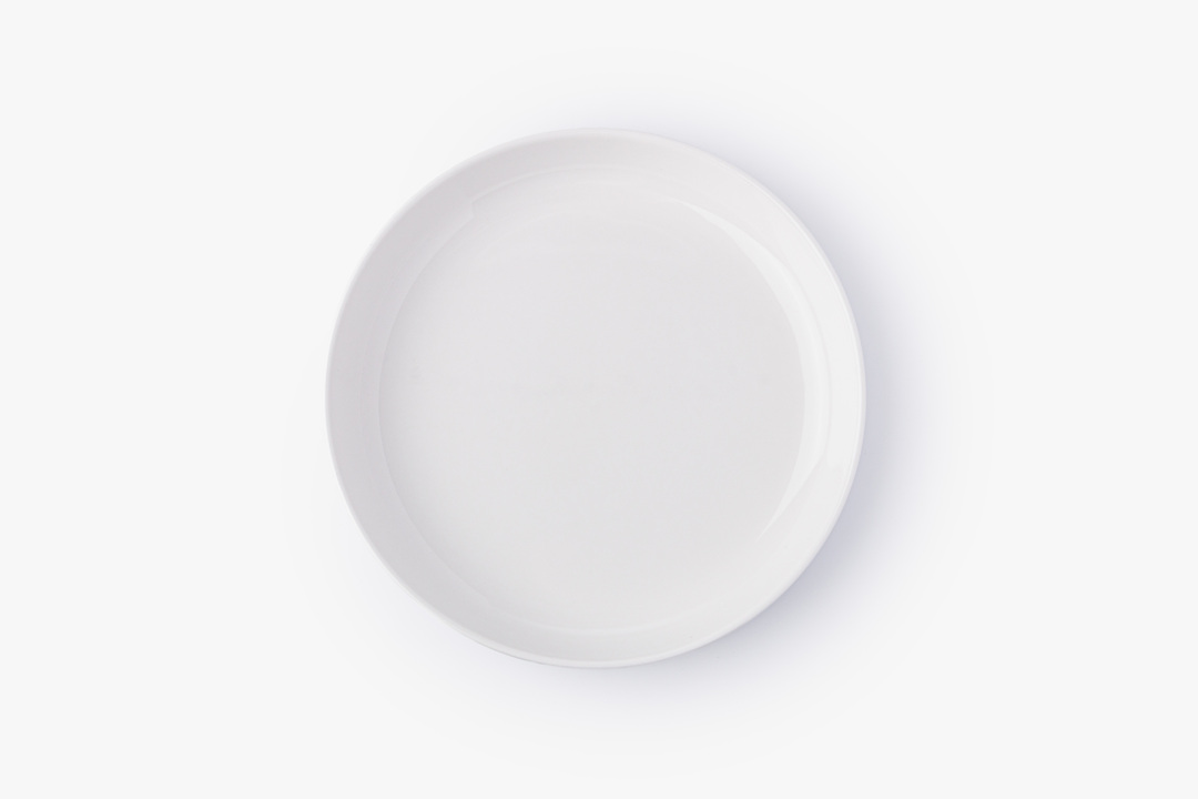 

Тарелка фарфоровая с бортами диаметр 20 см