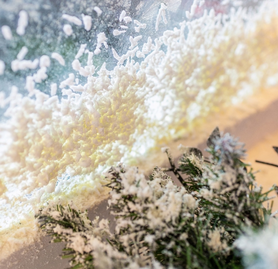 

Спрей декоративный B&H Крупные снежные хлопья нетающие 250 мл