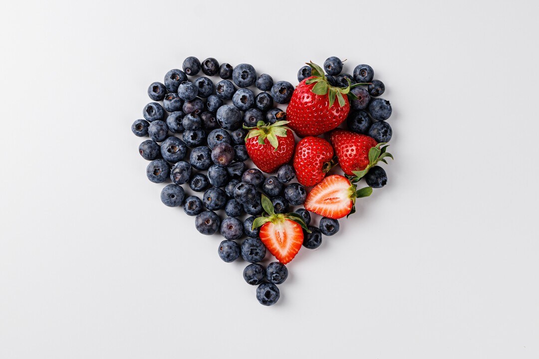 

Ассорти ягодное ВкусВилл голубика клубника Сердце 200 г