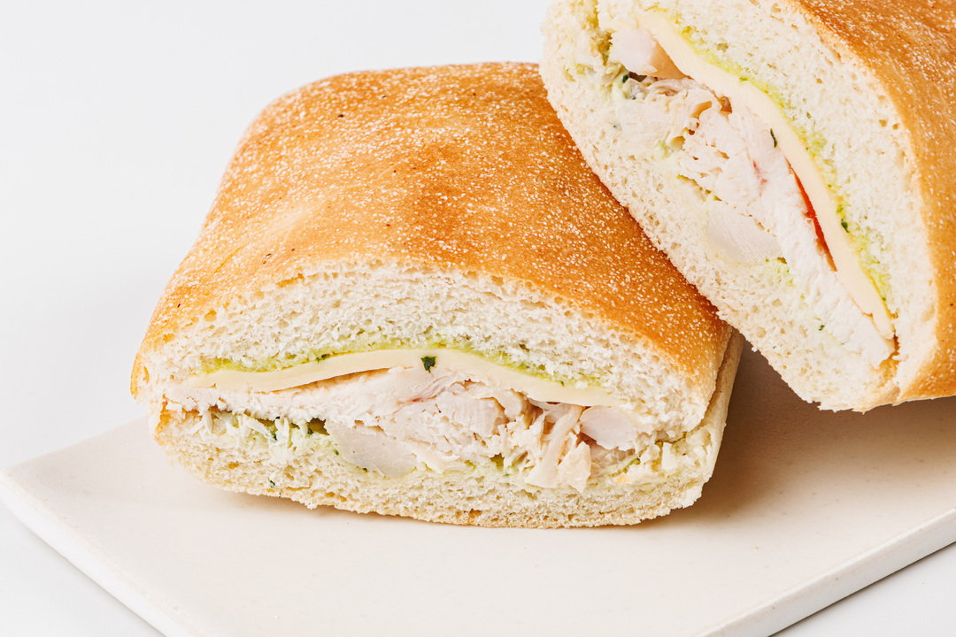 

Чиабатта ВкусВилл с куриным филе и соусом Песто 220 г