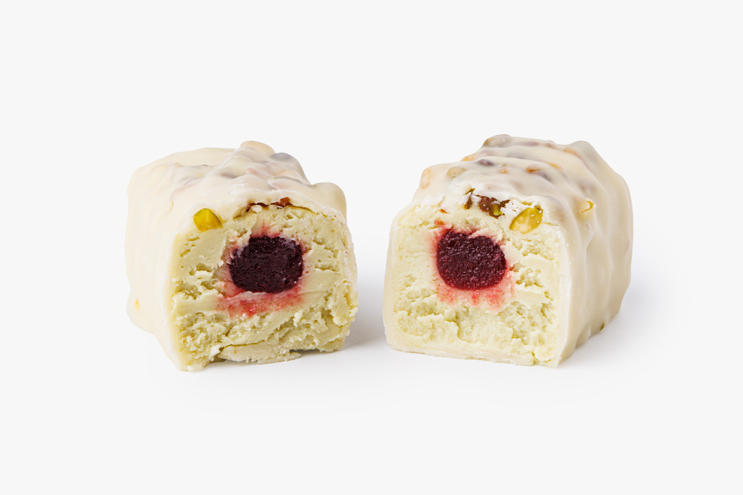 

Сырок творожный ВкусВилл Малина с фисташкой в белом бельгийском шоколаде 26% 50 г