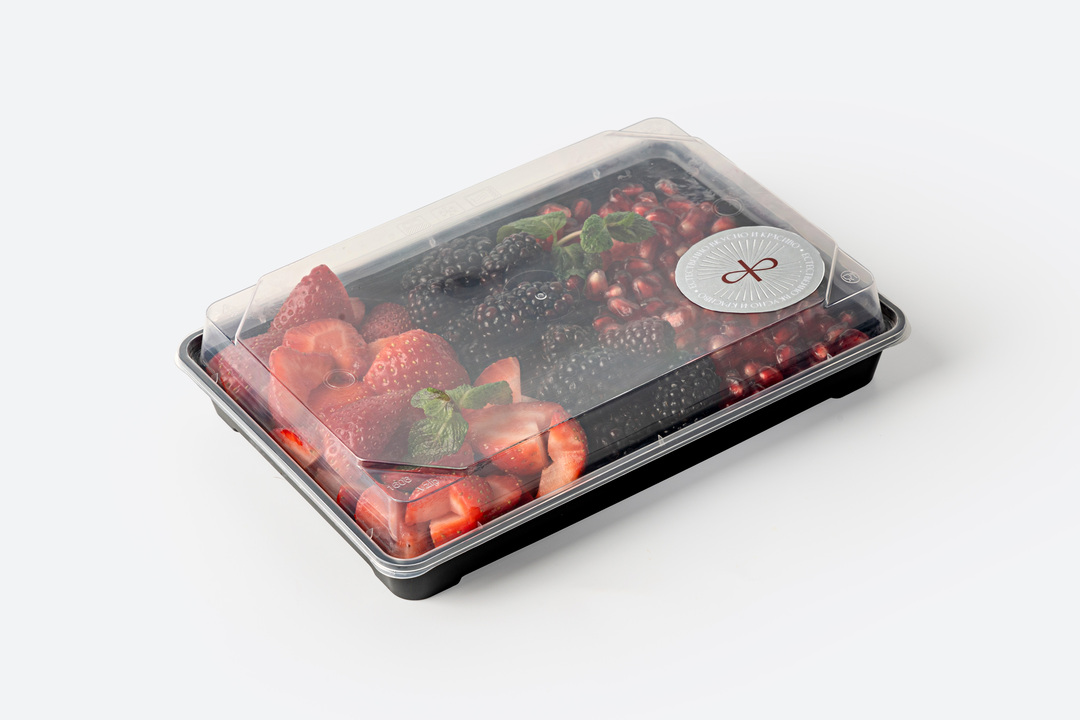 

Ягодная тарелка Фруткорт клубника ежевика гранат 400 г