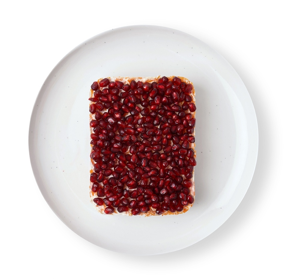 

Салат с курицей, гранатом и грецким орехом «Уже Готово» 500 г