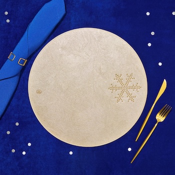 

Плейсмат «Азбука вкуса Детали» из искусственной кожи с узором из снежинки круглый, цвет золотой, 38 см, Китай