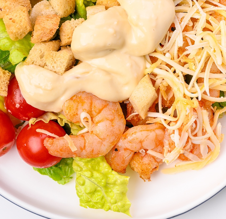 

Салат от бренд-шефа АВ Цезарь с креветками вес