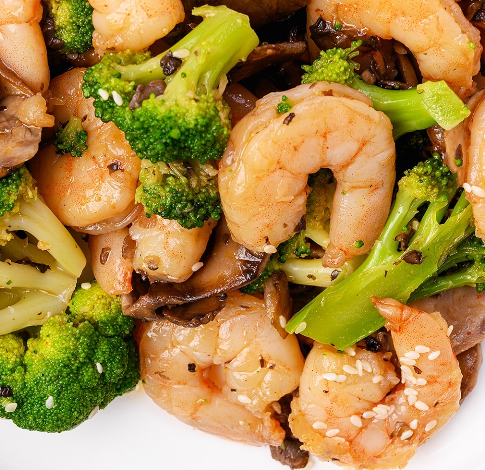 

Брокколи с креветкой, грибами и соусом унаги от бренд-шефа АВ вес