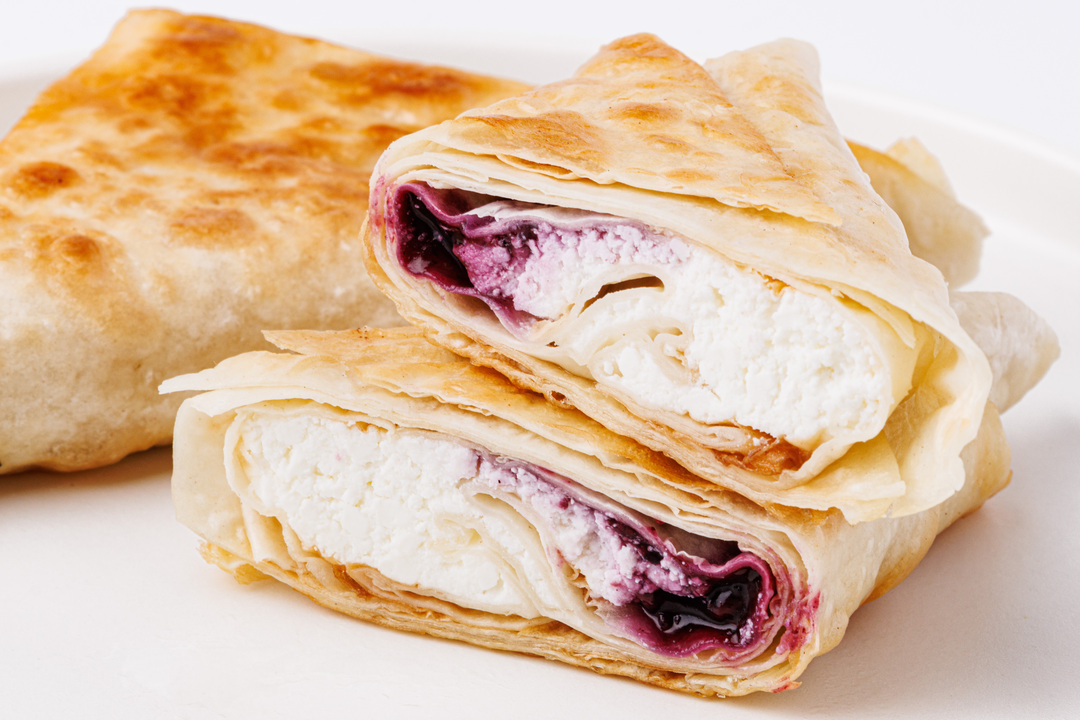 

Конвертики ВкусВилл с творогом и чернично-малиновой начинкой 120 г