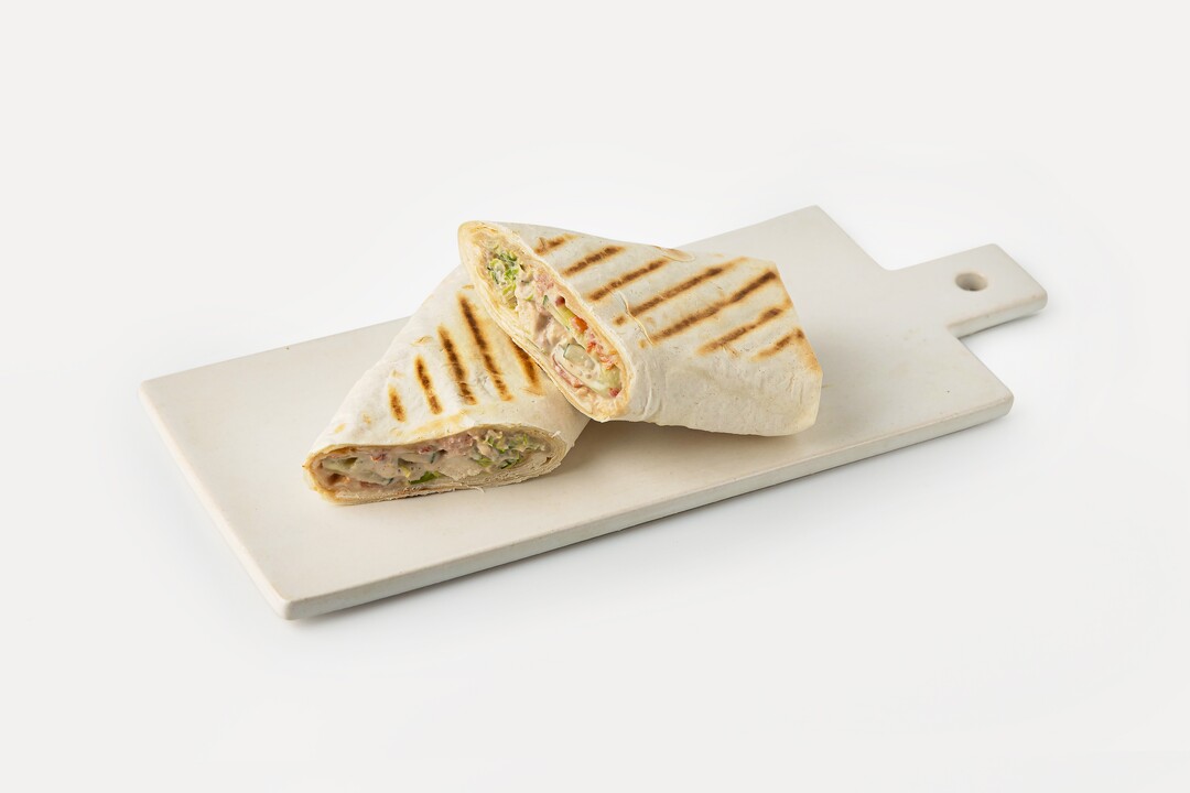 

Сэндвич-ролл ВкусВилл с курицей и соусом Спайси кафе 180 г