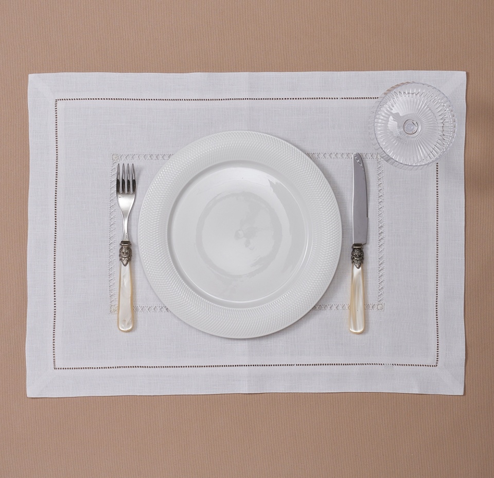 

Салфетка сервировочная Крестецкая строчка Щелкунчик белая 55 х 40 см